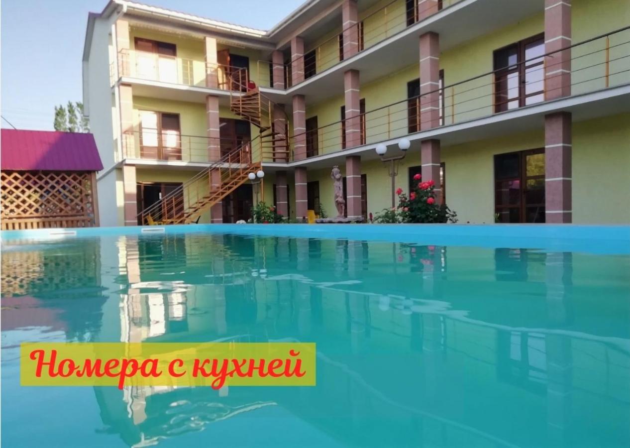 Solnechnaia Dacha Aparthotel Zatoka Ngoại thất bức ảnh