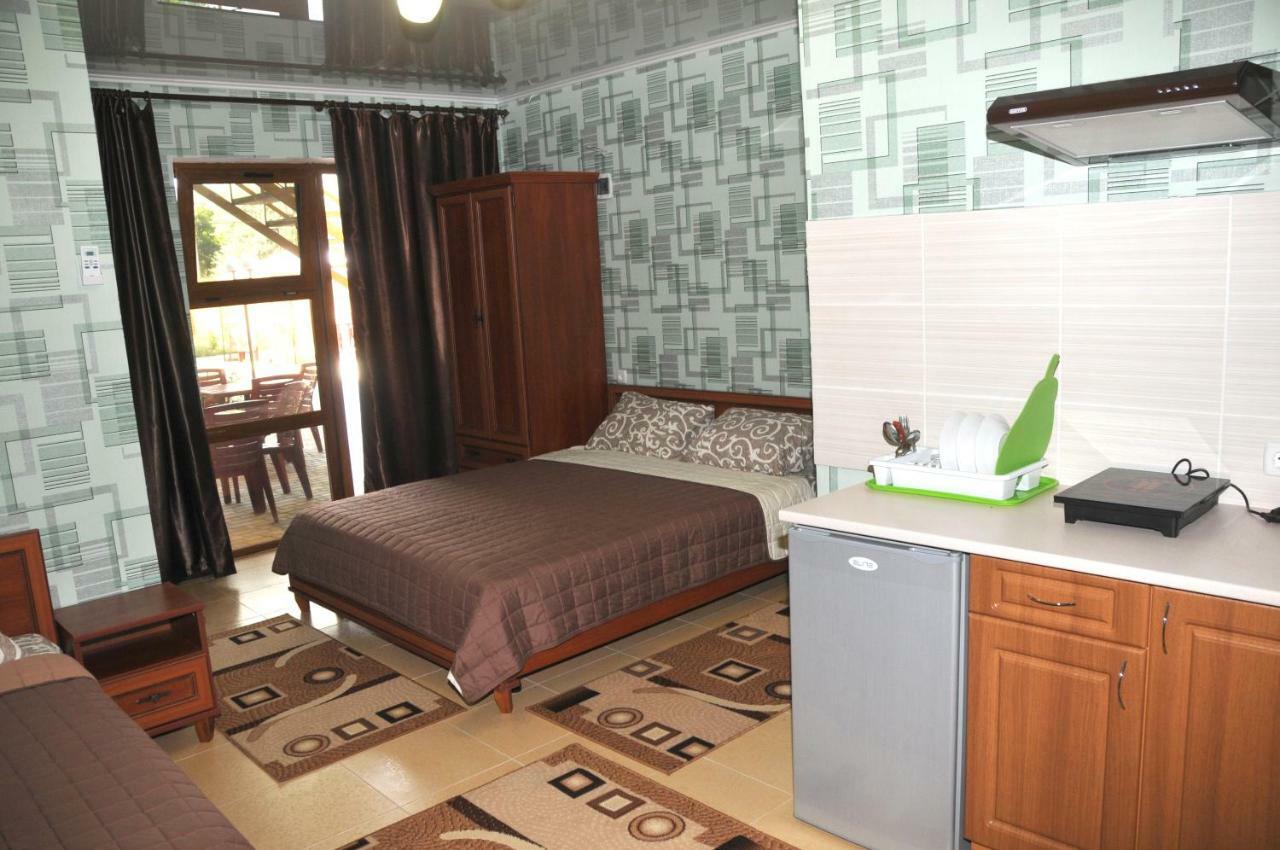 Solnechnaia Dacha Aparthotel Zatoka Ngoại thất bức ảnh